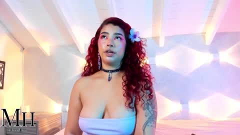 mizzhell_ online show from 09/29/25, 12:43