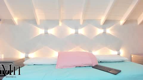 mizzhell_ online show from 10/01/25, 12:44