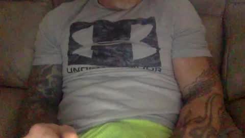 Snapshot of mjg175 chatting on 12/23/24, 06:05 SexyRed online show from 12/23/24, 06:05