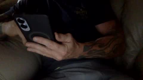 Snapshot of mjg175 chatting on 09/09/25, 05:56 SexyRed online show from 09/09/25, 05:56