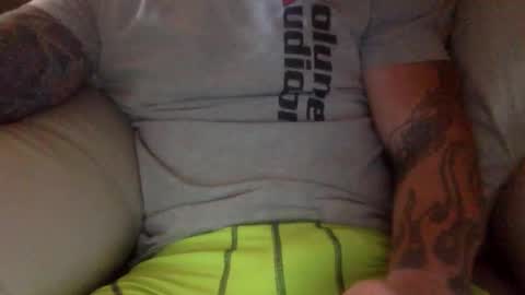 Snapshot of mjg175 chatting on 09/27/25, 06:02 SexyRed online show from 09/27/25, 06:02