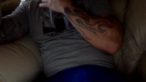 Snapshot of mjg175 chatting on 10/21/25, 05:13 SexyRed online show from 10/21/25, 05:13