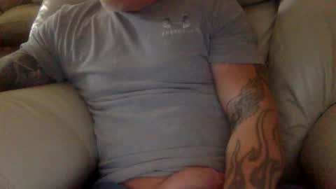 Snapshot of mjg175 chatting on 02/19/26, 07:43 SexyRed online show from 02/19/26, 07:43