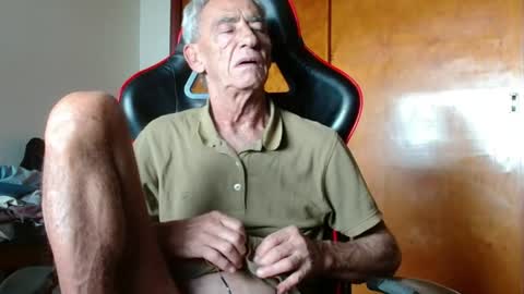 Snapshot of mjmadurengue chatting on 07/12/26, 06:10 Mario jose online show from 07/12/26, 06:10
