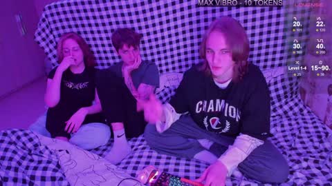 Snapshot of mmeeowww chatting on 02/06/25, 05:09 Tim and Lisa Simon and Luna online show from 02/06/25, 05:09