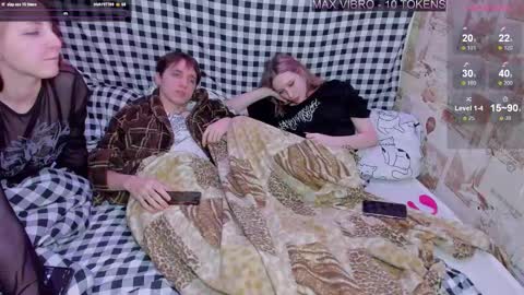 Snapshot of mmeeowww chatting on 02/09/25, 10:54 Tim and Lisa Simon and Luna online show from 02/09/25, 10:54