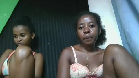 Snapshot of mmerela chatting on 02/24/26, 06:39 mmerela online show from 02/24/26, 06:39