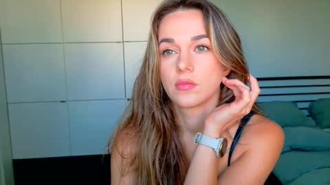 mmminnie online show from 11/06/25, 01:34