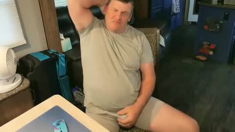 mmmthatsfunnn online show from 11/18/25, 10:47