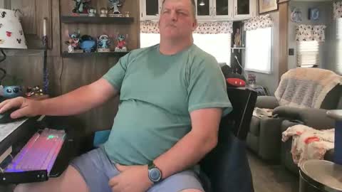 mmmthatsfunnn online show from 04/09/26, 05:51