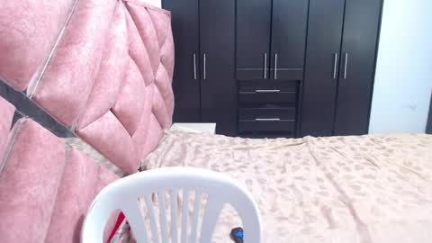 Snapshot of moan_sex1 chatting on 04/21/26, 02:04 Catalina online show from 04/21/26, 02:04