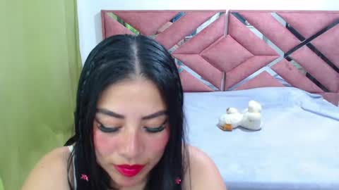 Snapshot of moan_sex1 chatting on 06/13/26, 05:05 Catalina online show from 06/13/26, 05:05