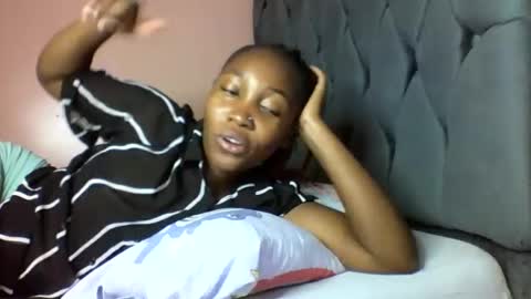 Snapshot of mochakei chatting on 10/09/25, 07:34 mochakei online show from 10/09/25, 07:34