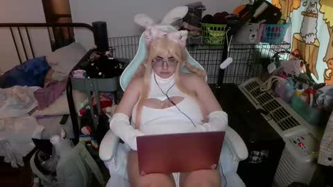 Snapshot of mochi_rainbow chatting on 03/29/26, 10:43 The Mochi Rainbow Variety Show online show from 03/29/26, 10:43