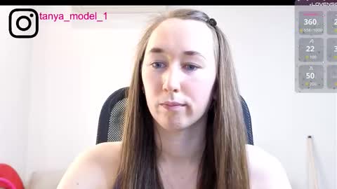 Snapshot of model_10 chatting on 12/17/25, 04:46 Tatiana online show from 12/17/25, 04:46