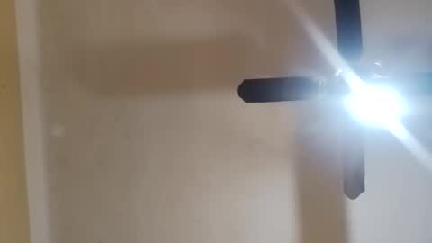 Snapshot of modelo_web18 chatting on 09/29/25, 12:21 camilo online show from 09/29/25, 12:21