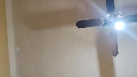 Snapshot of modelo_web18 chatting on 10/12/25, 03:44 camilo online show from 10/12/25, 03:44