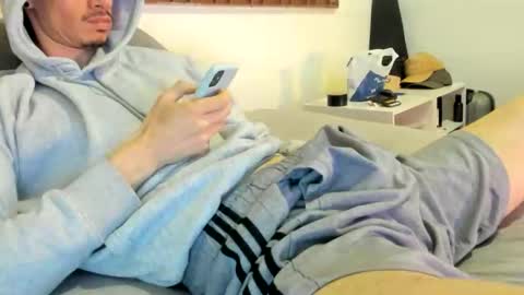 Snapshot of moderdelier chatting on 05/20/26, 01:56 DigBreed online show from 05/20/26, 01:56