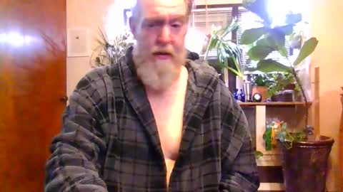 Snapshot of moeblick chatting on 12/02/25, 12:21 moeblick online show from 12/02/25, 12:21