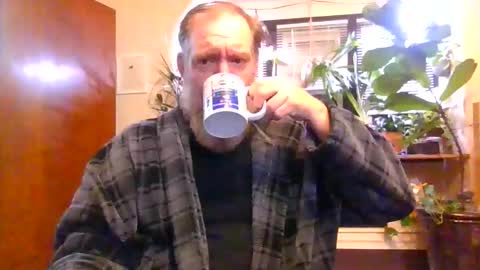 Snapshot of moeblick chatting on 12/05/25, 12:25 moeblick online show from 12/05/25, 12:25