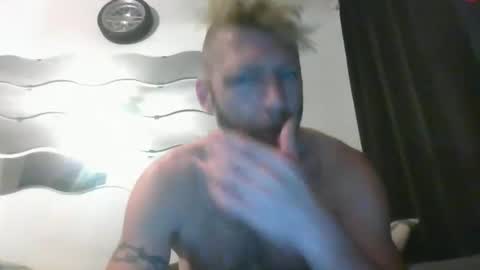 Snapshot of mohawklittle chatting on 05/14/26, 03:35 mohawklittle online show from 05/14/26, 03:35