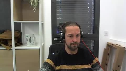Julien online show from 02/04/25, 11:49