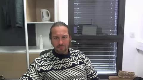 Julien online show from 11/25/25, 11:32