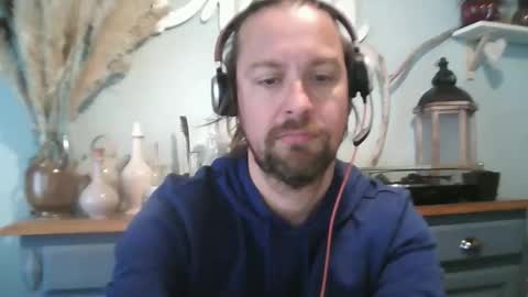 Julien online show from 03/05/26, 09:05