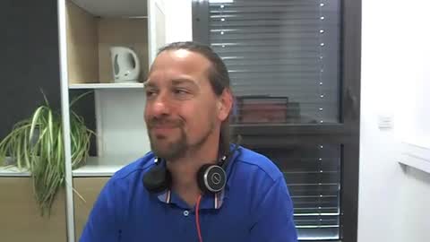 Julien online show from 06/04/26, 10:54