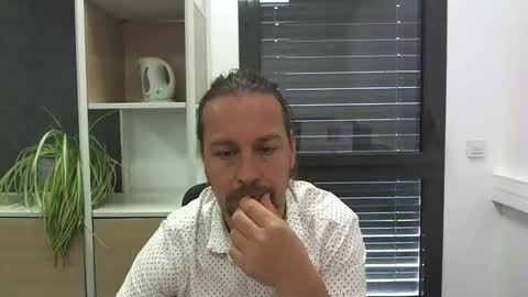 Julien online show from 06/05/26, 09:59