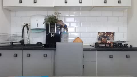 erika online show from 01/18/25, 10:06