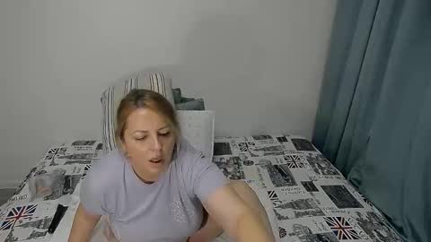 erika online show from 11/09/25, 06:55