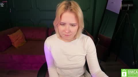 Snapshot of mol_l_y chatting on 02/19/26, 03:08 Molly online show from 02/19/26, 03:08