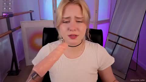 Molly online show from 05/04/26, 02:35