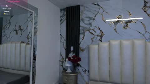 Hey Guys  Im Mollie online show from 04/08/26, 12:05