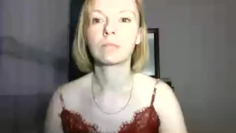 mollilove online show from 06/12/26, 05:56