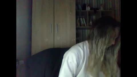 molly971345 online show from 02/06/26, 04:43