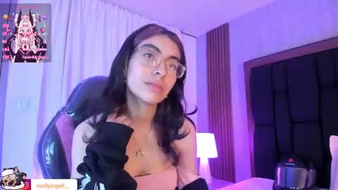 Snapshot of molly__a chatting on 08/07/26, 03:25 Molly online show from 08/07/26, 03:25