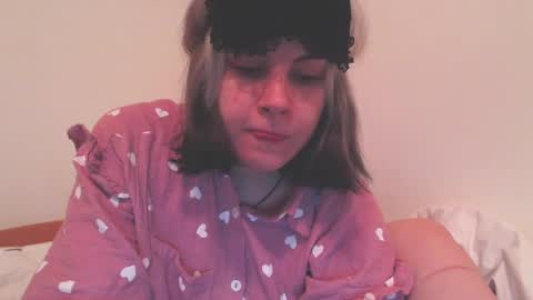 Molly Crow online show from 12/31/24, 02:29