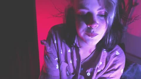 Molly Crow online show from 01/08/25, 11:52