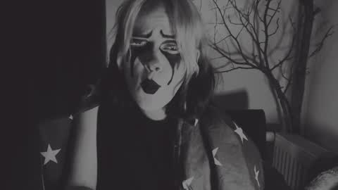 Molly Crow online show from 01/14/25, 05:51