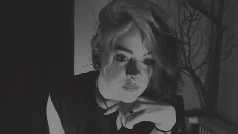 Molly Crow online show from 01/15/25, 07:37