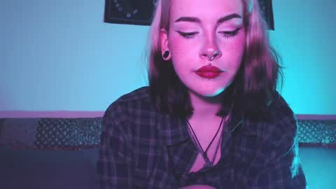 Molly Crow online show from 02/03/25, 12:58