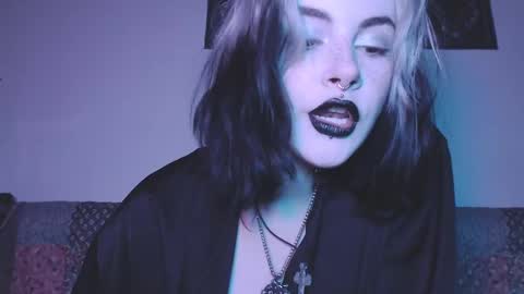 Molly Crow online show from 02/12/25, 11:30