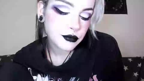 Molly Crow online show from 03/08/25, 11:49