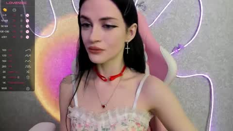 Snapshot of molly_crystall chatting on 05/31/26, 03:26 Molly - online show from 05/31/26, 03:26