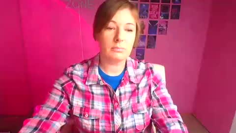 Molly online show from 11/30/25, 12:42