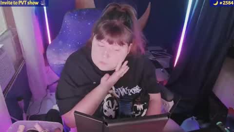 molly_moons online show from 09/13/25, 10:31