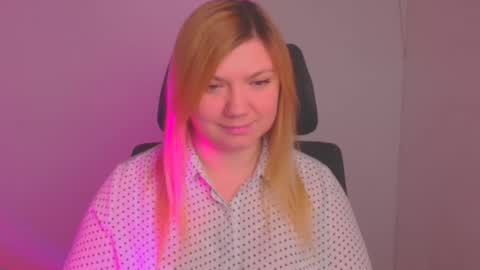 Molly online show from 02/03/25, 12:14