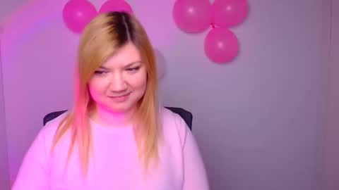 Molly online show from 02/12/25, 12:44